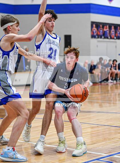 Thumbnail 2 in Brazos Christian vs Reicher Catholic photogallery.