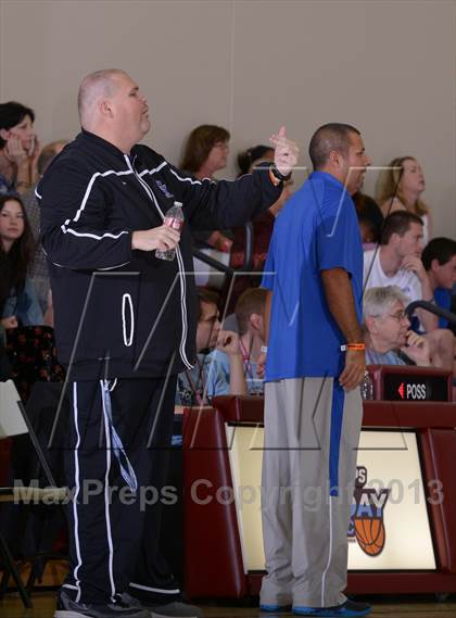 Thumbnail 1 in Mission Prep vs. Dana Hills (MaxPreps Holiday Classic) photogallery.