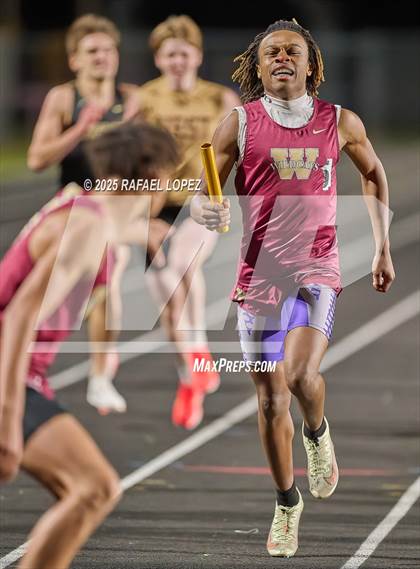 Thumbnail 3 in Dog Pound Invitational (4 x 400 Meter) photogallery.
