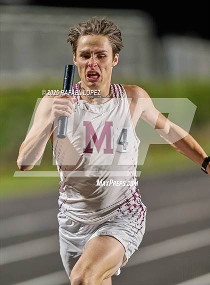 Thumbnail 2 in Dog Pound Invitational (4 x 400 Meter) photogallery.