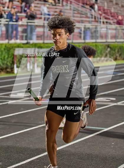 Thumbnail 3 in Dog Pound Invitational (4 x 400 Meter) photogallery.