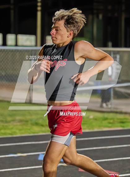 Thumbnail 2 in Dog Pound Invitational (4 x 400 Meter) photogallery.