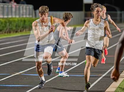 Thumbnail 1 in Dog Pound Invitational (4 x 400 Meter) photogallery.