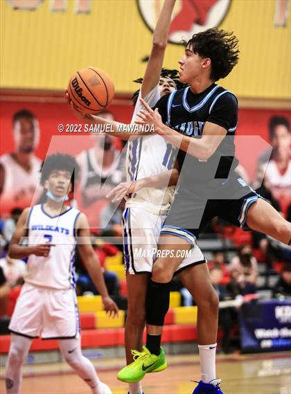 Thumbnail 3 in Windward vs  Saugus photogallery.