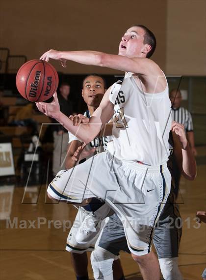 Thumbnail 2 in Central Catholic vs. Buhach Colony photogallery.