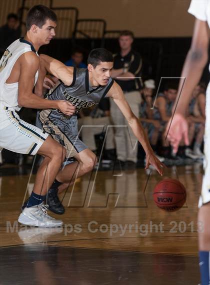 Thumbnail 3 in Central Catholic vs. Buhach Colony photogallery.