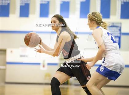 Thumbnail 1 in Muskego vs Oak Creek (WIAA D1 Sectional Semifinal) photogallery.