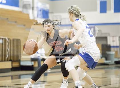 Thumbnail 1 in Muskego vs Oak Creek (WIAA D1 Sectional Semifinal) photogallery.