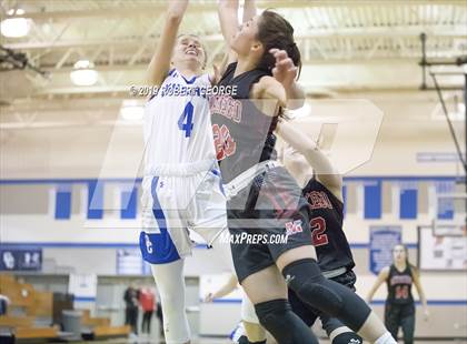 Thumbnail 1 in Muskego vs Oak Creek (WIAA D1 Sectional Semifinal) photogallery.