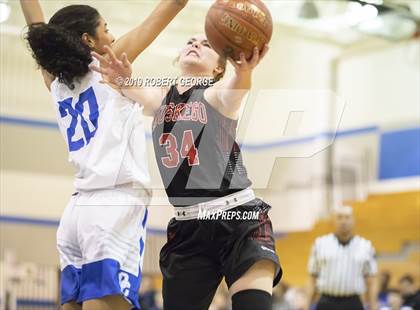 Thumbnail 2 in Muskego vs Oak Creek (WIAA D1 Sectional Semifinal) photogallery.