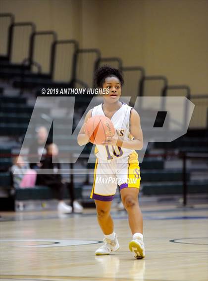 Thumbnail 2 in Mount Sinai vs. Sewanhaka (NYSPHSAA Class A Regional Playoff) photogallery.