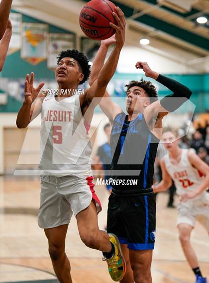 Thumbnail 2 in Capital Christian vs. Jesuit (Simply Basketball Showcase) photogallery.