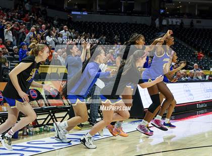 Thumbnail 3 in Burroughs vs. Lutheran (MSHSAA Class 5 Championship) photogallery.
