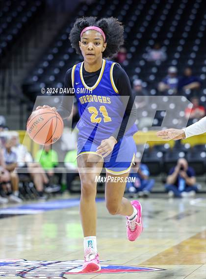 Thumbnail 2 in Burroughs vs. Lutheran (MSHSAA Class 5 Championship) photogallery.