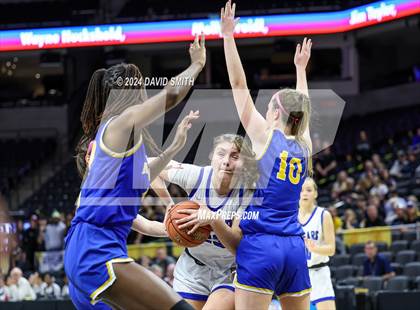 Thumbnail 3 in Burroughs vs. Lutheran (MSHSAA Class 5 Championship) photogallery.