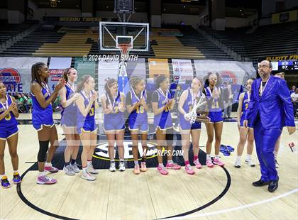 Thumbnail 2 in Burroughs vs. Lutheran (MSHSAA Class 5 Championship) photogallery.