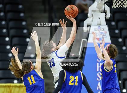 Thumbnail 2 in Burroughs vs. Lutheran (MSHSAA Class 5 Championship) photogallery.
