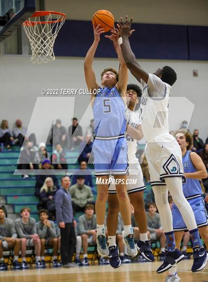 Thumbnail 1 in Westlake vs. Juan Diego Catholic (Eagle Holiday Shootout) photogallery.