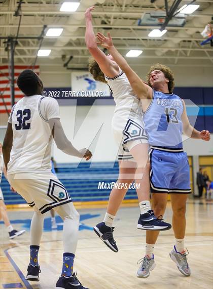 Thumbnail 1 in Westlake vs. Juan Diego Catholic (Eagle Holiday Shootout) photogallery.
