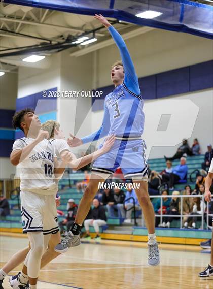 Thumbnail 3 in Westlake vs. Juan Diego Catholic (Eagle Holiday Shootout) photogallery.