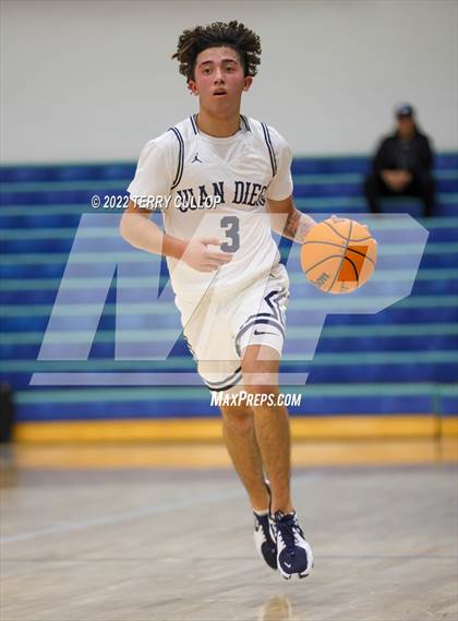 Thumbnail 1 in Westlake vs. Juan Diego Catholic (Eagle Holiday Shootout) photogallery.