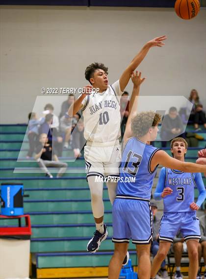 Thumbnail 3 in Westlake vs. Juan Diego Catholic (Eagle Holiday Shootout) photogallery.