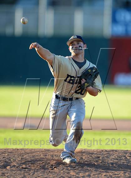 Thumbnail 3 in Notre Dame vs. Attica (Rotary Tournament) photogallery.