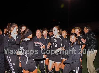 Thumbnail 1 in Parker vs. Flintridge Sacred Heart (CIF SoCal D3 Regional Final) photogallery.