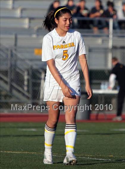 Thumbnail 2 in Parker vs. Flintridge Sacred Heart (CIF SoCal D3 Regional Final) photogallery.