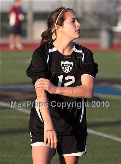 Thumbnail 3 in Parker vs. Flintridge Sacred Heart (CIF SoCal D3 Regional Final) photogallery.