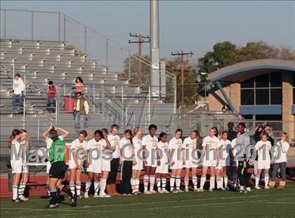Thumbnail 3 in Parker vs. Flintridge Sacred Heart (CIF SoCal D3 Regional Final) photogallery.