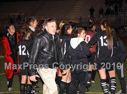 Thumbnail 3 in Parker vs. Flintridge Sacred Heart (CIF SoCal D3 Regional Final) photogallery.