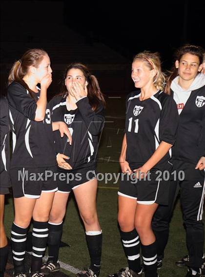 Thumbnail 1 in Parker vs. Flintridge Sacred Heart (CIF SoCal D3 Regional Final) photogallery.