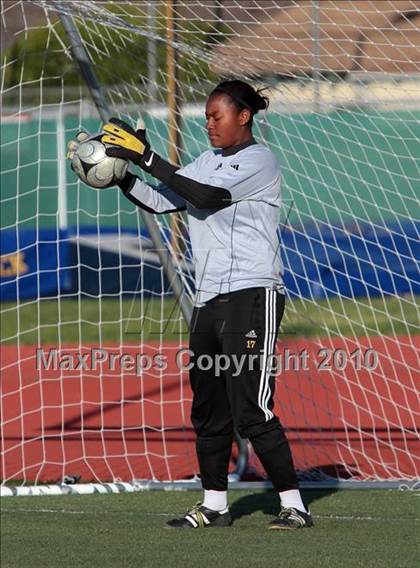 Thumbnail 1 in Parker vs. Flintridge Sacred Heart (CIF SoCal D3 Regional Final) photogallery.