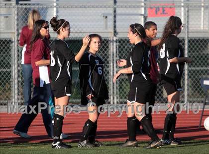 Thumbnail 1 in Parker vs. Flintridge Sacred Heart (CIF SoCal D3 Regional Final) photogallery.
