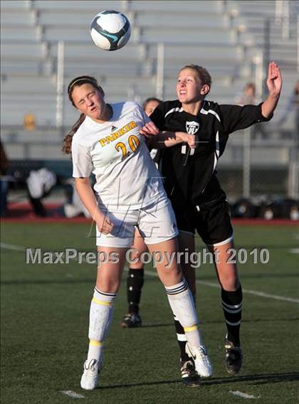 Thumbnail 2 in Parker vs. Flintridge Sacred Heart (CIF SoCal D3 Regional Final) photogallery.