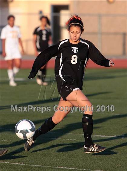 Thumbnail 2 in Parker vs. Flintridge Sacred Heart (CIF SoCal D3 Regional Final) photogallery.