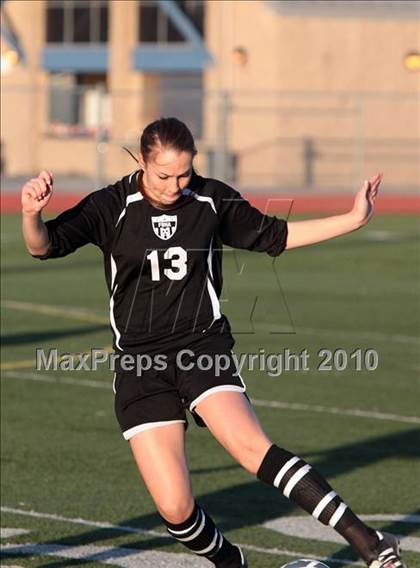 Thumbnail 2 in Parker vs. Flintridge Sacred Heart (CIF SoCal D3 Regional Final) photogallery.