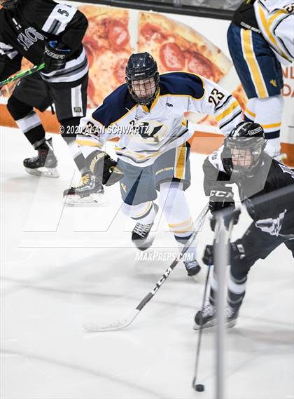Thumbnail 2 in Syracuse vs. Victor (NYSPHSAA Regional Playoff) photogallery.