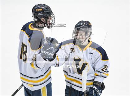 Thumbnail 1 in Syracuse vs. Victor (NYSPHSAA Regional Playoff) photogallery.