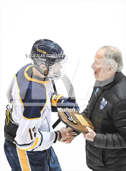 Thumbnail 1 in Syracuse vs. Victor (NYSPHSAA Regional Playoff) photogallery.