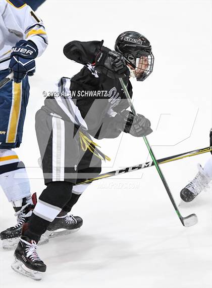 Thumbnail 3 in Syracuse vs. Victor (NYSPHSAA Regional Playoff) photogallery.