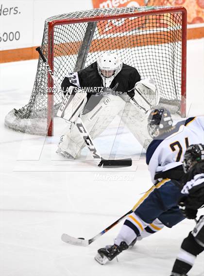 Thumbnail 1 in Syracuse vs. Victor (NYSPHSAA Regional Playoff) photogallery.