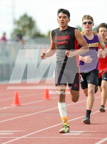 Thumbnail 1 in Fernley Invitational (1600M) photogallery.