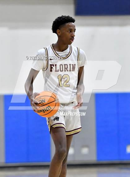 Thumbnail 2 in El Camino vs. Florin (Les Curry Invitational) photogallery.