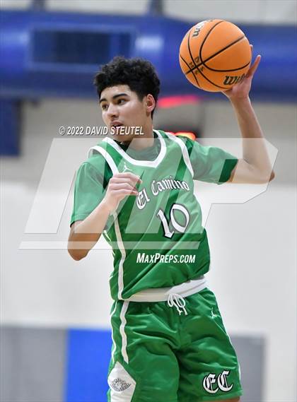 Thumbnail 1 in El Camino vs. Florin (Les Curry Invitational) photogallery.
