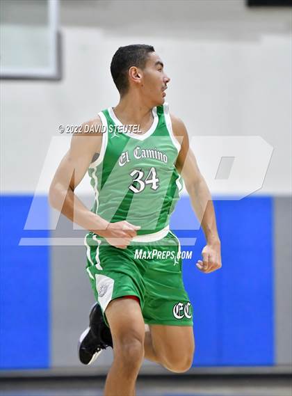 Thumbnail 2 in El Camino vs. Florin (Les Curry Invitational) photogallery.