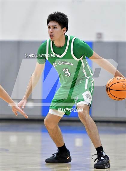 Thumbnail 2 in El Camino vs. Florin (Les Curry Invitational) photogallery.