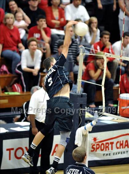 Thumbnail 3 in Loyola vs. Mater Dei (CIF SS D1 Final) photogallery.