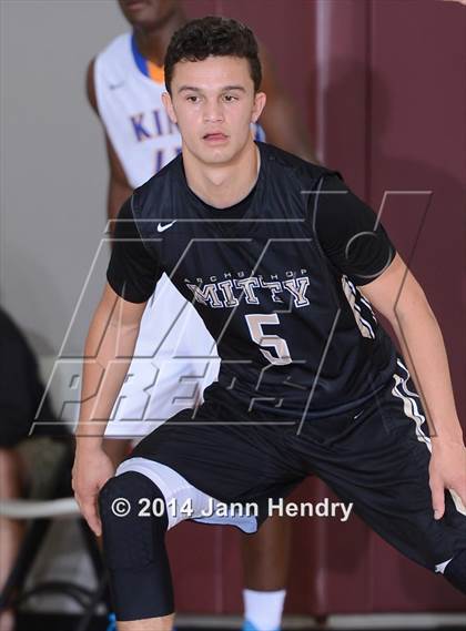 Thumbnail 3 in King vs. Archbishop Mitty (MaxPreps Holiday Classic) photogallery.